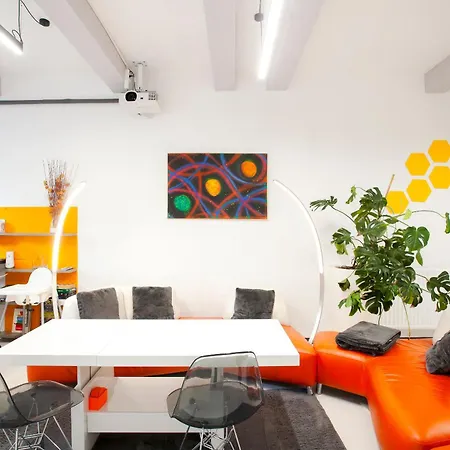 Apartment Modern Family - Sleeps 6 And Baby Leiden