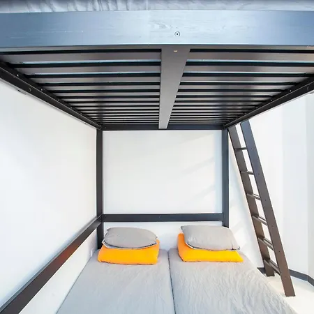 Modern Family - Sleeps 6 And Baby Apartment