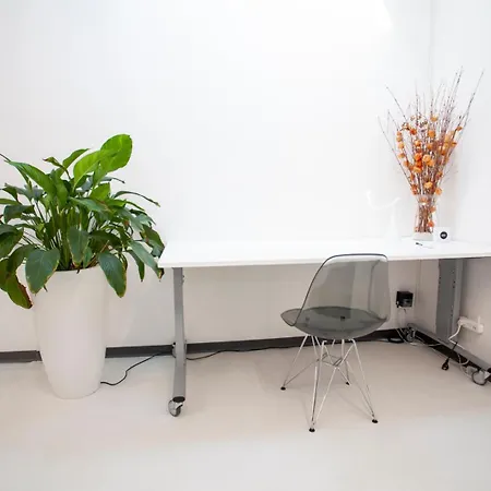 Apartment Modern Family - Sleeps 6 And Baby