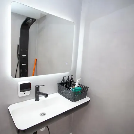 Apartment Modern Family - Sleeps 6 And Baby