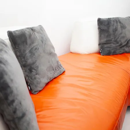 Modern Family - Sleeps 6 And Baby Apartment *