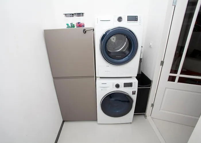 Modern Family - Sleeps 6 And Baby דירה