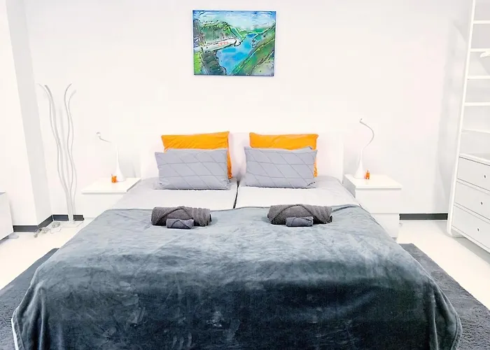 Modern Family - Sleeps 6 And Baby דירה