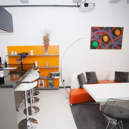 아파트 Modern Family - Sleeps 6 And Baby *