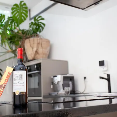 Modern Family - Sleeps 6 And Baby 레이든